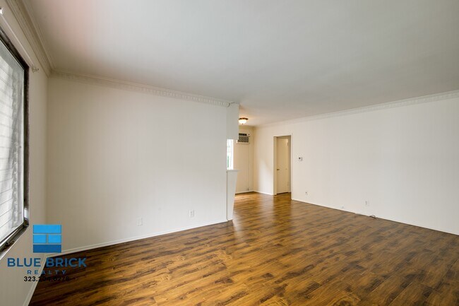 Building Photo - 426 Rexford Dr