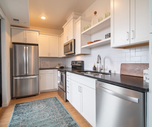 Interior Photo - Grand & Syndicate Apartments
