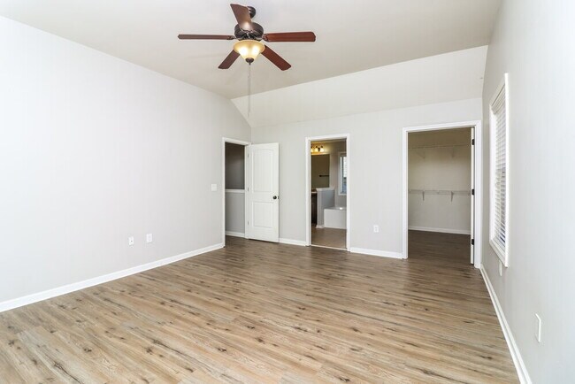 Building Photo - 522 Broughton Dr