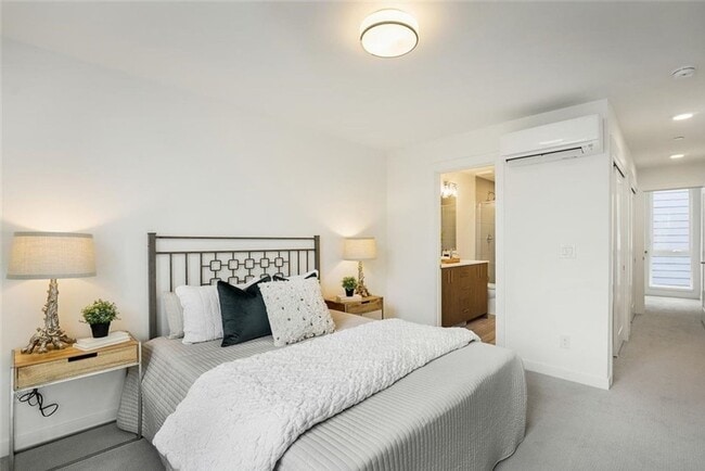 Building Photo - 447 NE 73rd St