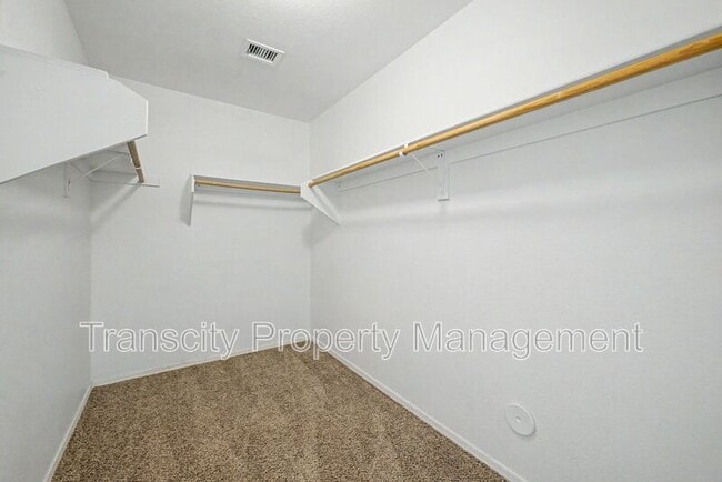 Building Photo - 932 W 19th Ave