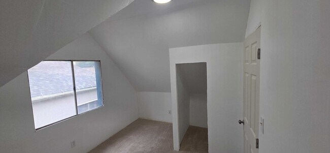 Building Photo - 227 E Kensington Ave