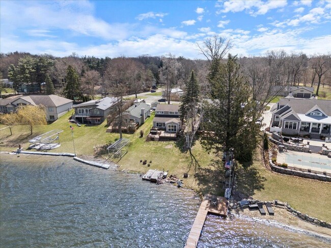 Building Photo - 4500 Island Park Dr