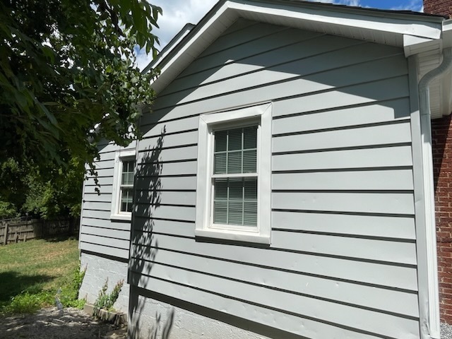 Building Photo - 3 bedroom, 2 bath ranch style home