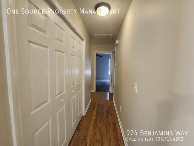 Building Photo - 974 Benjamins Way