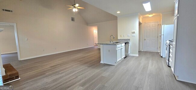Building Photo - 2 Mill Ridge Pl