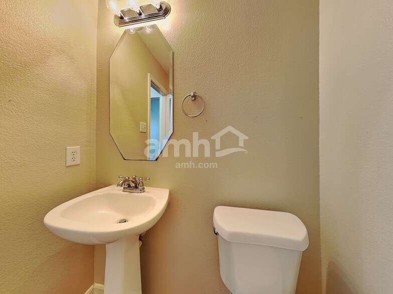 Building Photo - 6326 Bright Bloom Ln