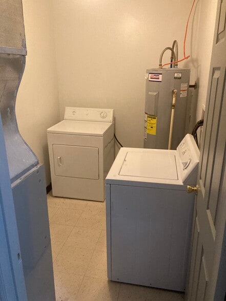 Building Photo - 750 College Ave