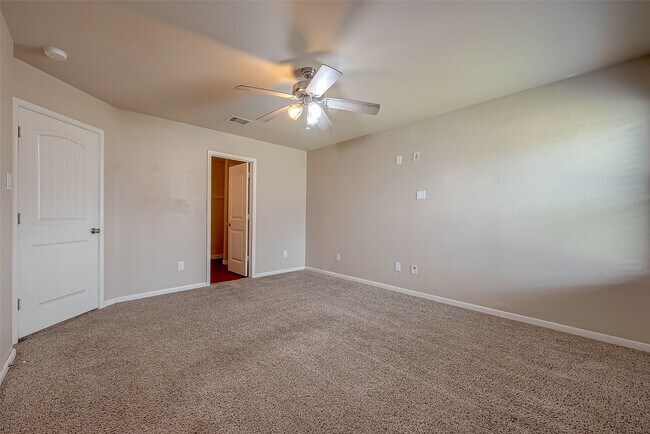 Building Photo - 12 Santa Clara Dr