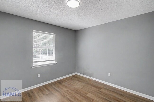 Building Photo - 291 Sabreena Cir