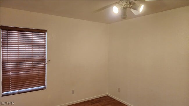 Building Photo - 5429 Cove Point Dr