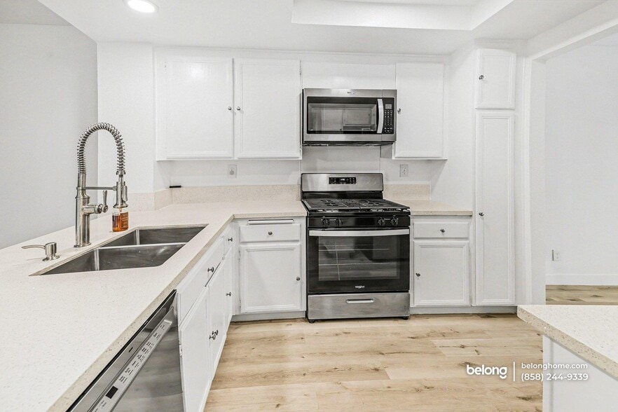 Building Photo - 1447 Manzana Way