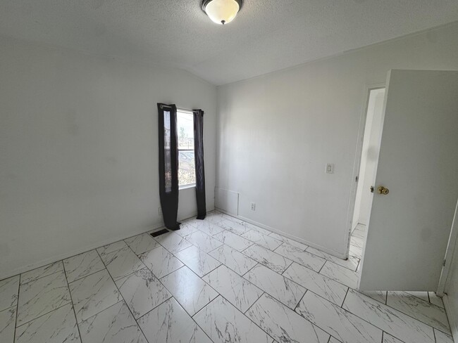 Building Photo - 2 Alta Vista Way Rd