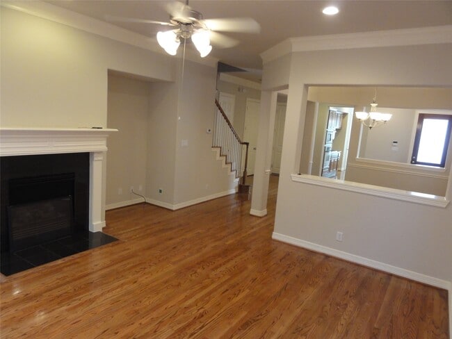 Building Photo - 3211 Holly Crossing Dr