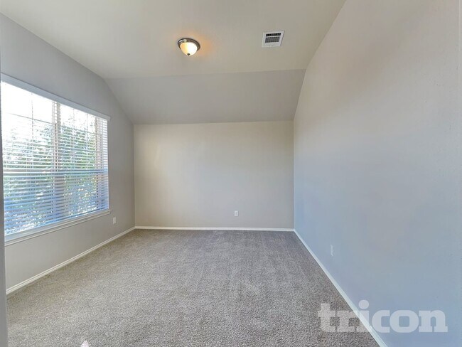 Building Photo - 936 Deer Valley Dr