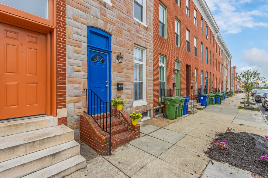 Building Photo - 1235 N Bond St