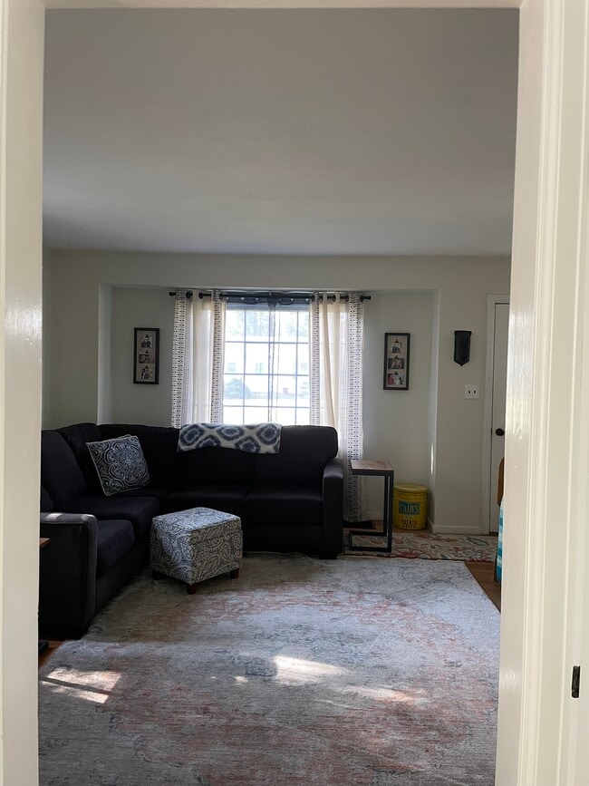 Building Photo - 121 S Masters Ct
