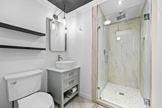 Building Photo - 13400 Bedford Mews Ct