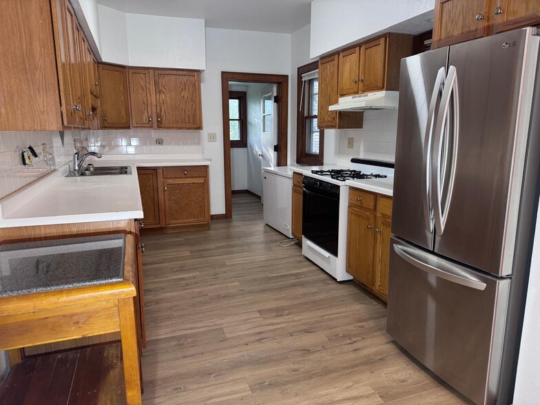 Building Photo - 2577 N Frederick Ave