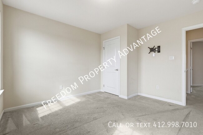 Building Photo - 412 Olive Ln