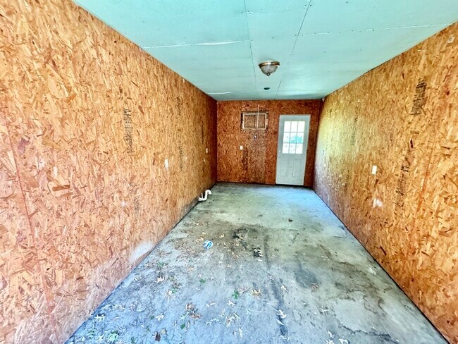 Building Photo - 7312 Country Side Rd