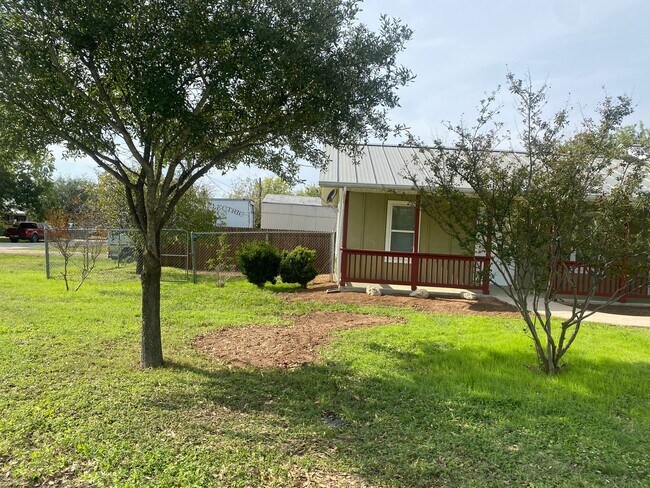 Building Photo - 601 N Bastrop St