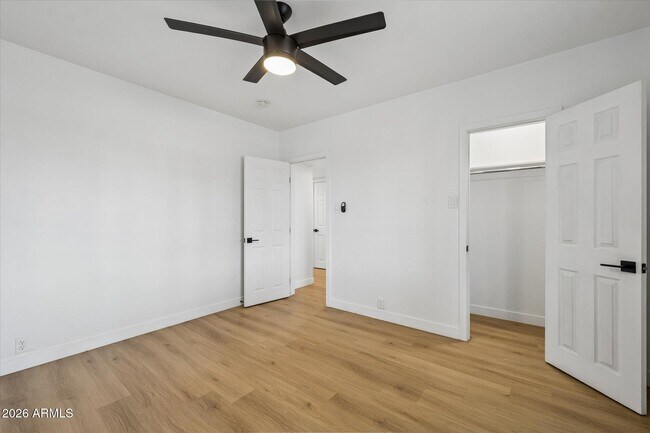 Building Photo - 1731 E Verde Ln