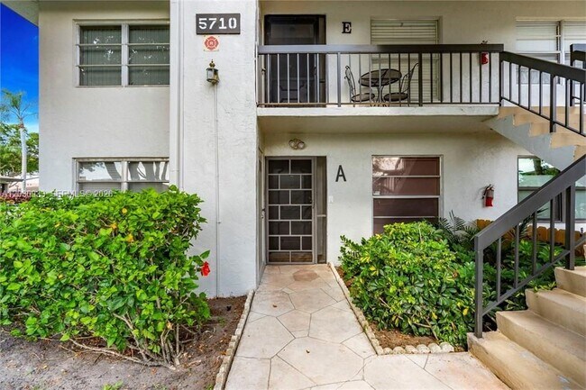 Building Photo - 5710 Princess Palm Ct