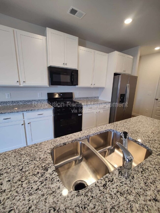 Building Photo - 500 Ozark Ln