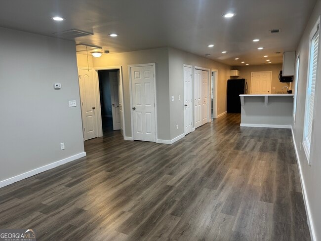 Building Photo - 324 Adams St