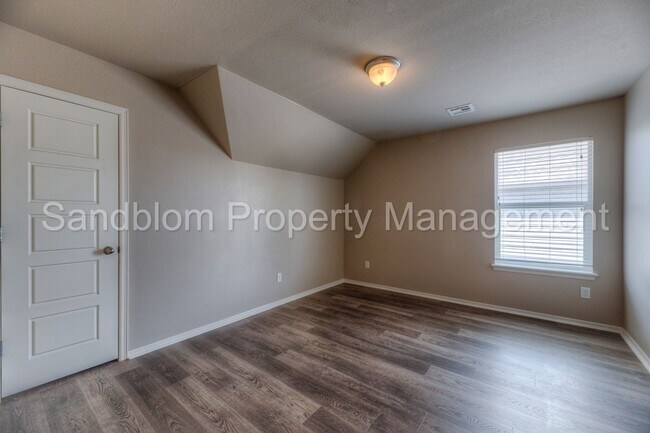 Building Photo - For Lease | Bixby | $3600 Rent | Available...