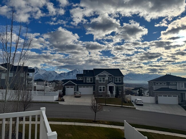 Building Photo - 5 Bedroom 3.5 Bathroom, plus bonus room, Home in Lehi Utah!