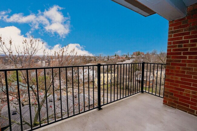 Building Photo - 2971 Deckebach Ave