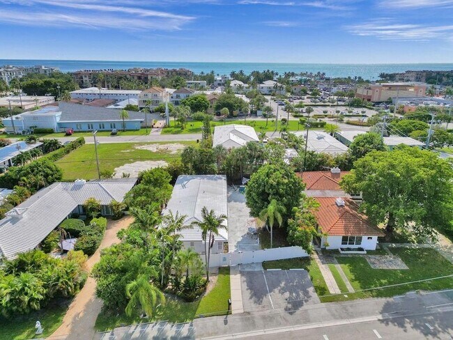 Building Photo - 4422 Sea Grape Dr