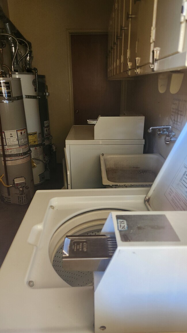 Building Photo - 2222 2nd St