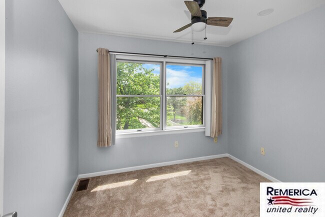 Building Photo - 45189 Horseshoe Dr