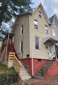Building Photo - 117 Walnut St
