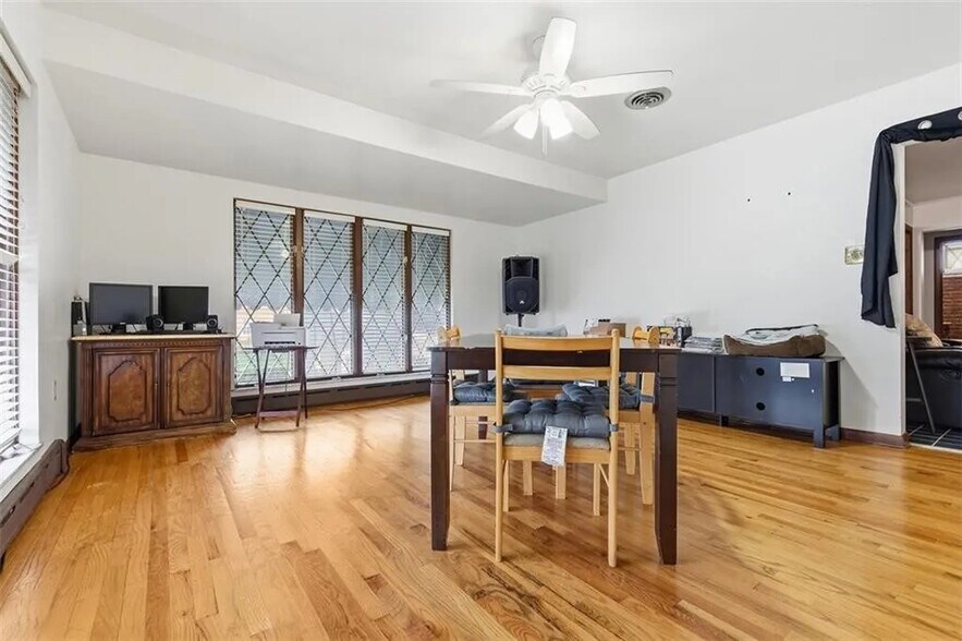 Building Photo - 100 S 12th St