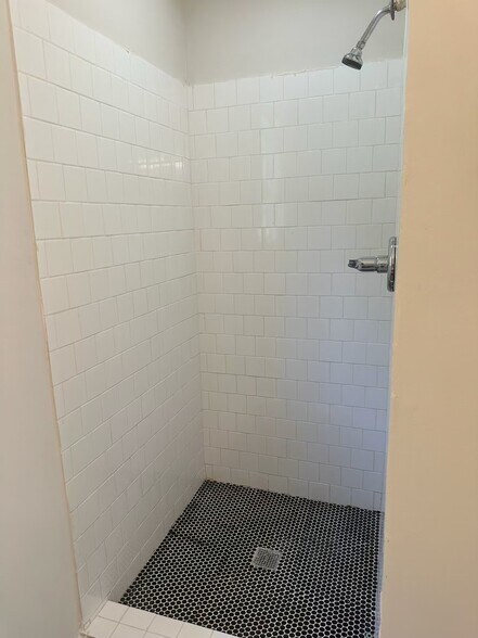 Building Photo - 1534 Shenta Oak Dr