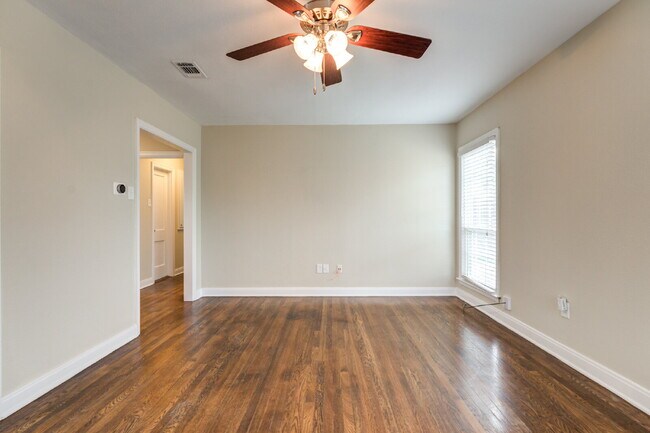 Building Photo - Tech Terrace Pre-lease!!