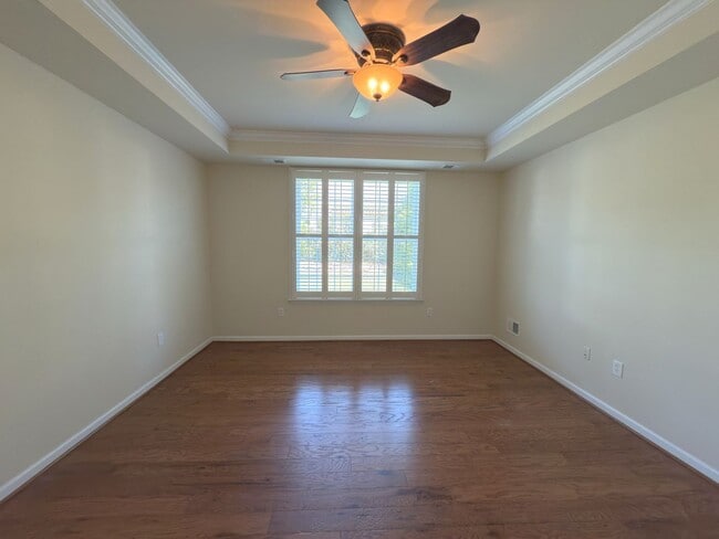 Building Photo - 3 Bedroom, 2.5 Bath, Loft, 2-Car Garage Ho...