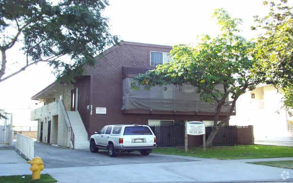 Building Photo - 3735 S Canfield Ave