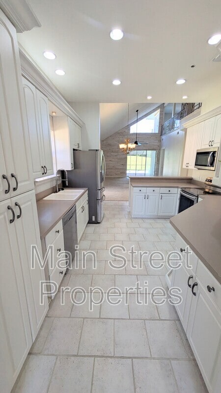 Building Photo - 2083 Downing Dr