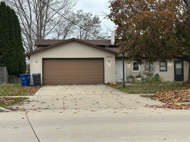Building Photo - 1607 Buchanan St