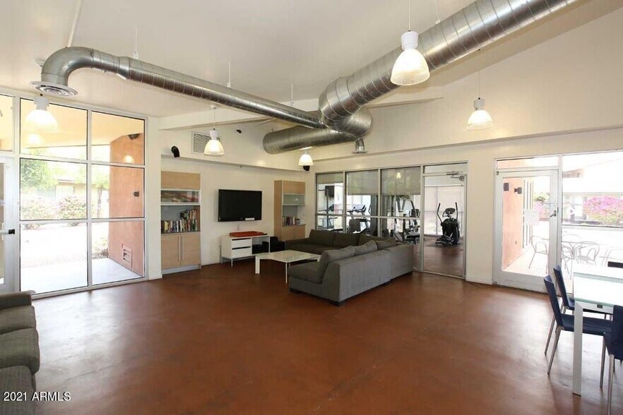 Building Photo - 1850 E Maryland Ave