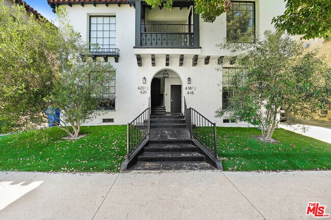 Building Photo - 418 N Stanley Ave