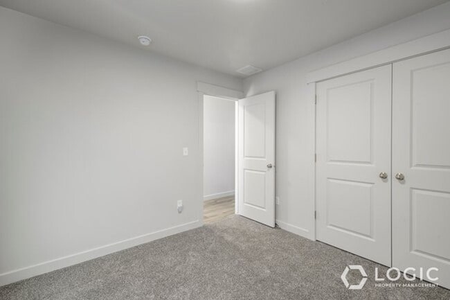 Building Photo - 688 E 500 S