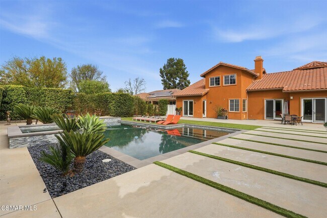 Building Photo - 9651 Sagebrush Ave