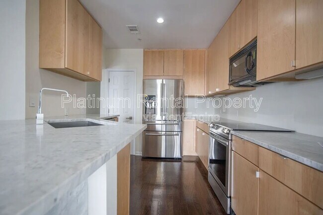 Building Photo - 3334 Peachtree Rd NE