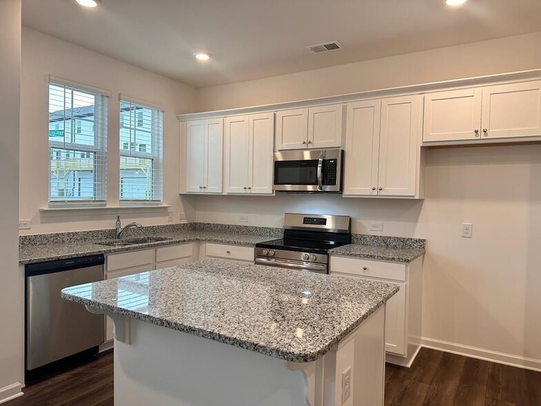 Building Photo - 214 Banner Rd